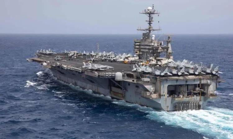 L'USS Rushmore mène des opérations de blocus en mer d'Oman (Commandement central des Etats-Unis)