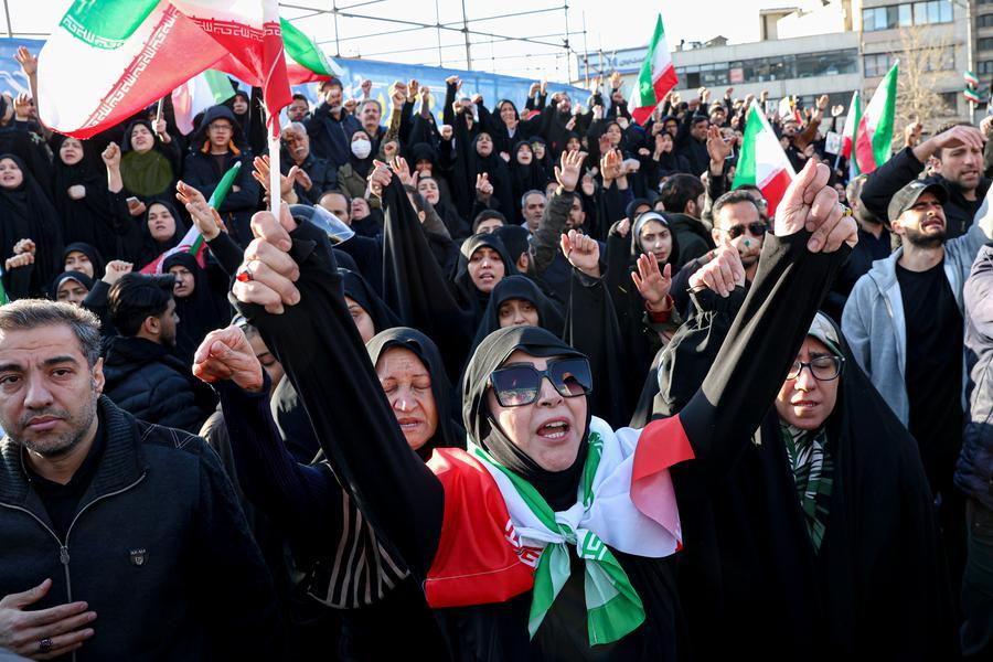 Trump déclare qu'il n'exclut pas l'envoi de troupes terrestres en Iran