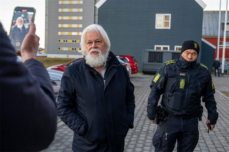 La France va "appeler à la libération de Paul Watson"