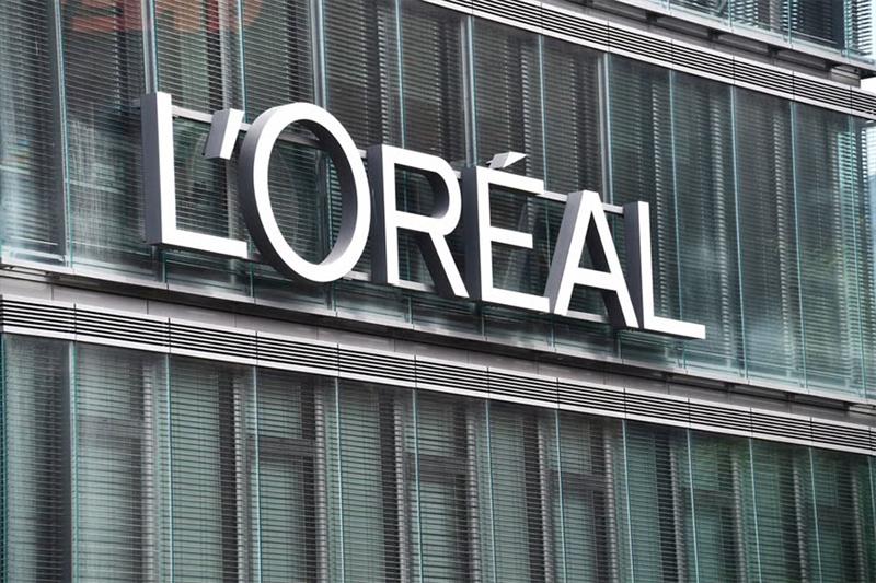 Testament Armani: L'Oréal va "étudier avec une grande considération" une entrée au capital