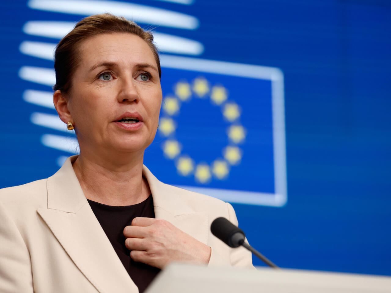 La PM danoise se rend au Groenland et promet son soutien dans une "période difficile"