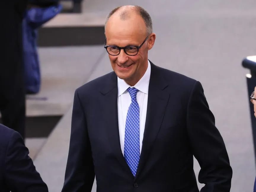 Le chancelier allemand promet que la coopération continuera après l'annonce d'un projet de retrait de troupes américaines d'Allemagne