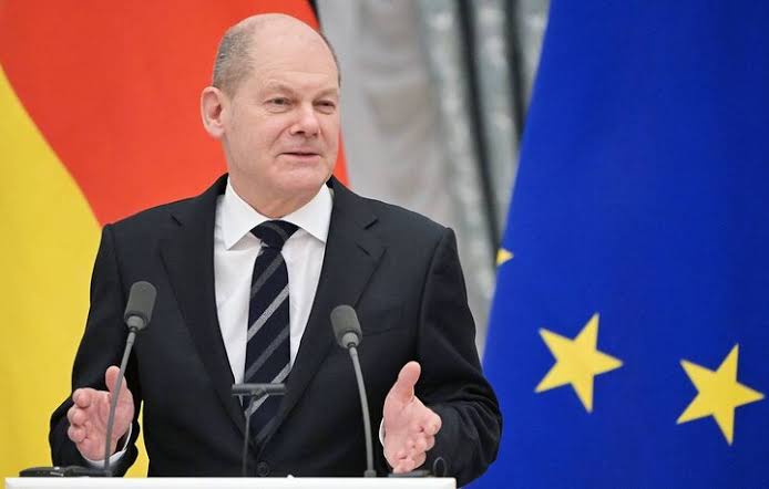 Olaf Scholz critique l'ingérence américaine après les propos de JD Vance sur l'AfD