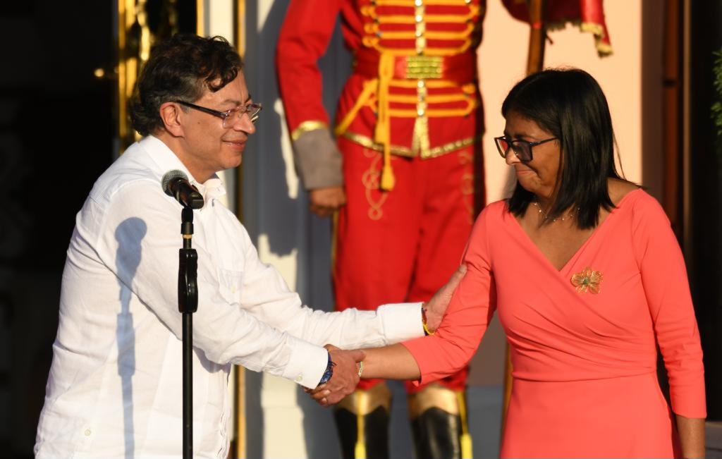 Les dirigeants du Venezuela et de la Colombie discutent de l'énergie, de la sécurité et du commerce