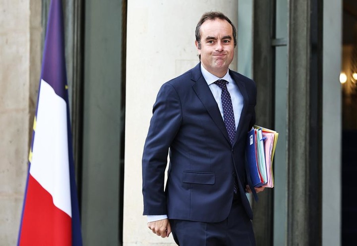 Crise politique en France : Sébastien Lecornu clôt ses négociations, Macron sous pression