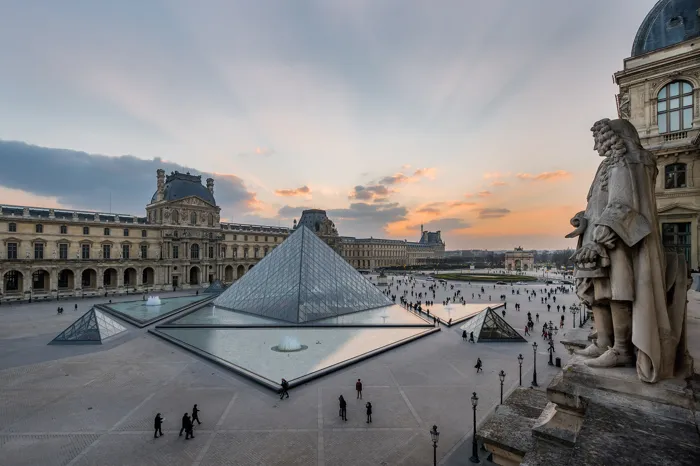 Louvre cambriolé : le préjudice chiffré à 88 millions d'euros