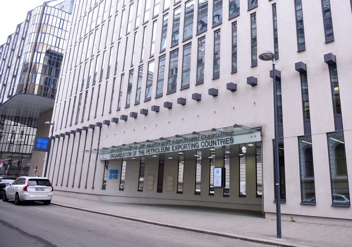 L'OPEP+ va poursuivre la hausse de sa production pétrolière