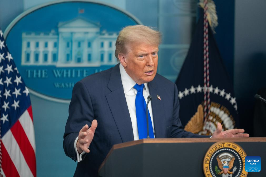 Trump qualifie la présidence de "profession très dangereuse" après sa victoire devant la Cour suprême