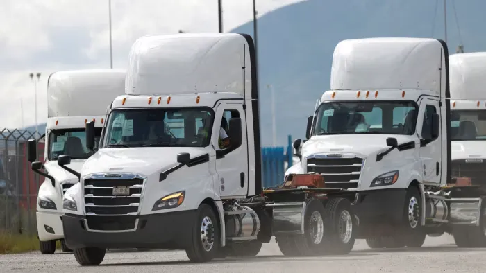 Les Etats-Unis imposeront des droits de douane de 25 % sur les camions moyens et lourds à partir du 1er novembre