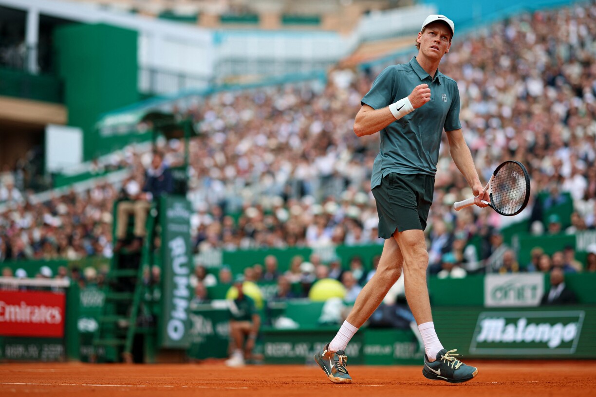 Sinner bat Alcaraz en finale de Monte-Carlo et redevient N.1 mondial