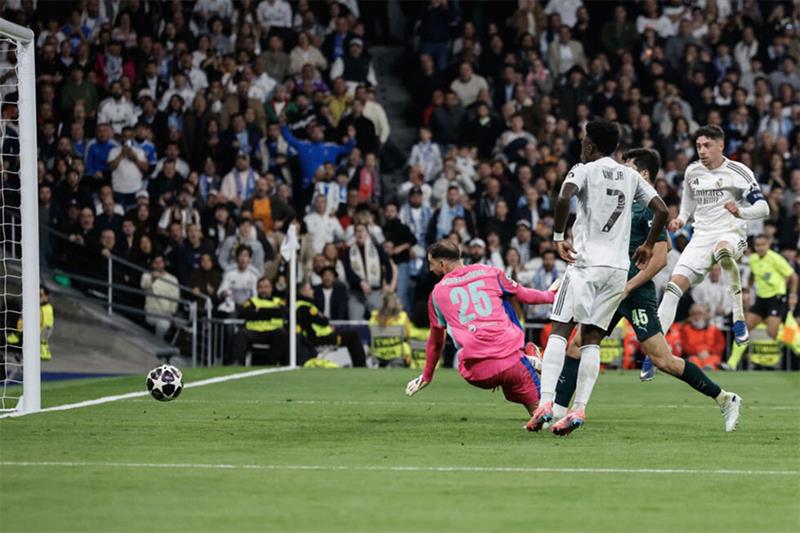 Ligue des champions: Valverde punit City, le Real fait un grand pas vers les quarts