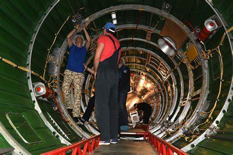 Le vaisseau spatial russe Soyouz MS-26 revient sur Terre avec son équipage