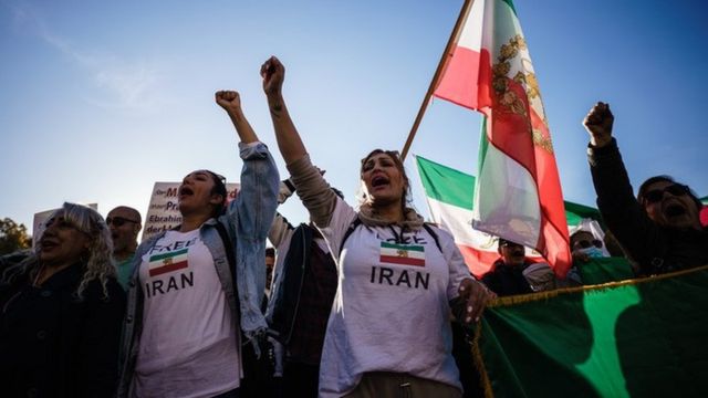 Trump menace d'intervenir face aux manifestations en Iran, mais exclut l'envoi de troupes