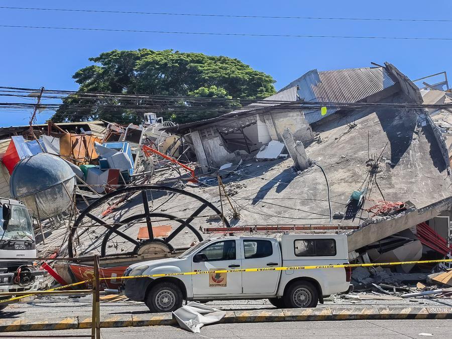 Philippines/séisme: le bilan s'élève à 78 morts et 30 disparus