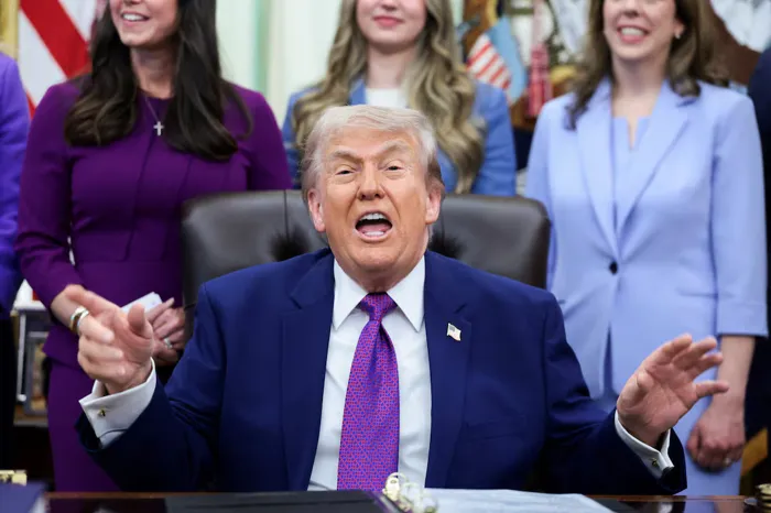 Trump annonce la démission du directeur de la FDA, Marty Makary