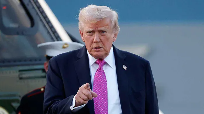 Trump prévoit d'importantes réductions d'effectifs au sein des services de renseignement