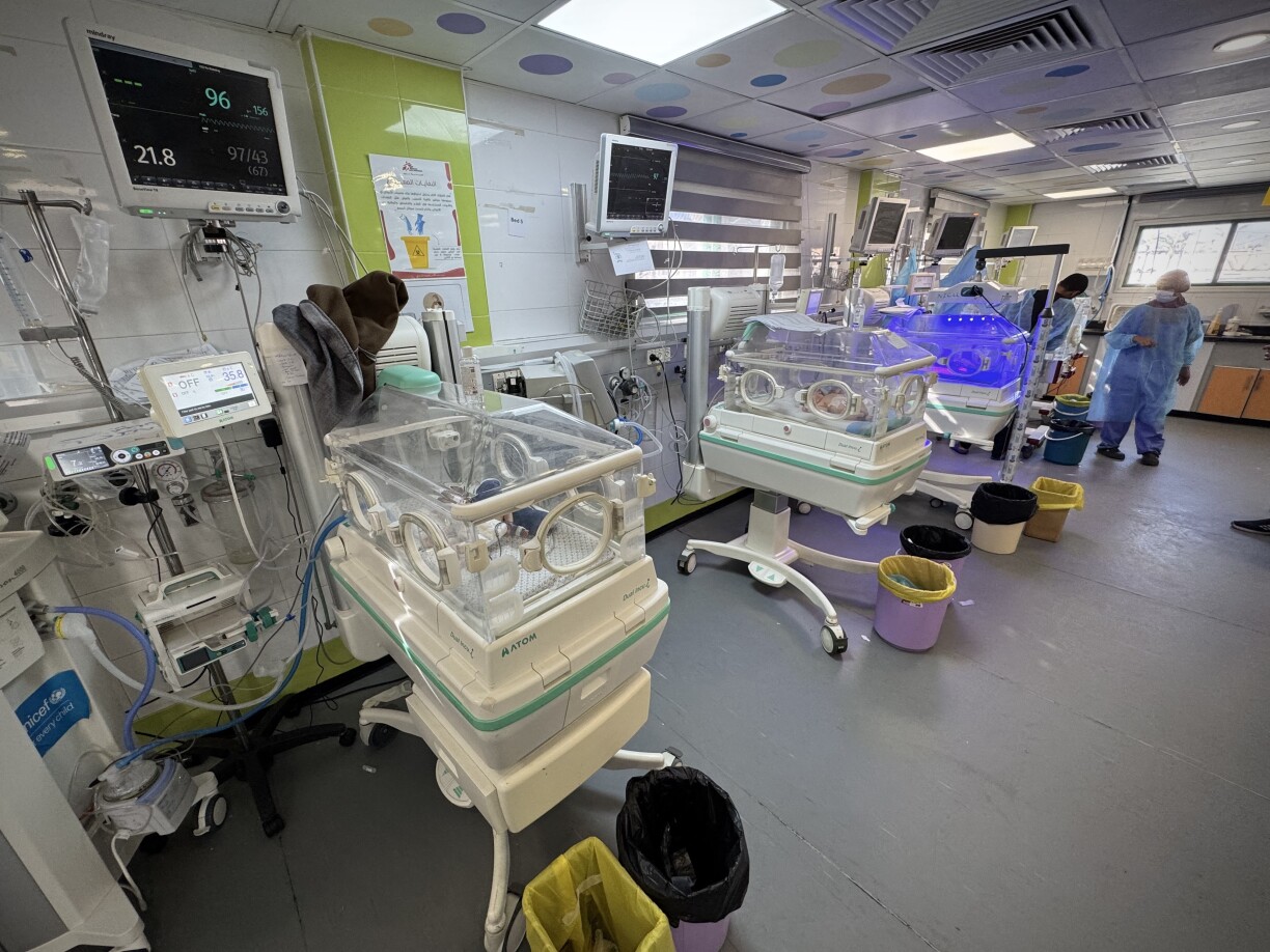 Un nouveau-né meurt de froid à Gaza