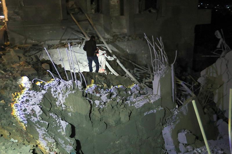 Les Houthis: une frappe américaine a fait un mort et 13 blessés à Sanaa