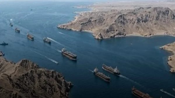 Reprise du trafic maritime à travers le détroit d'Ormuz