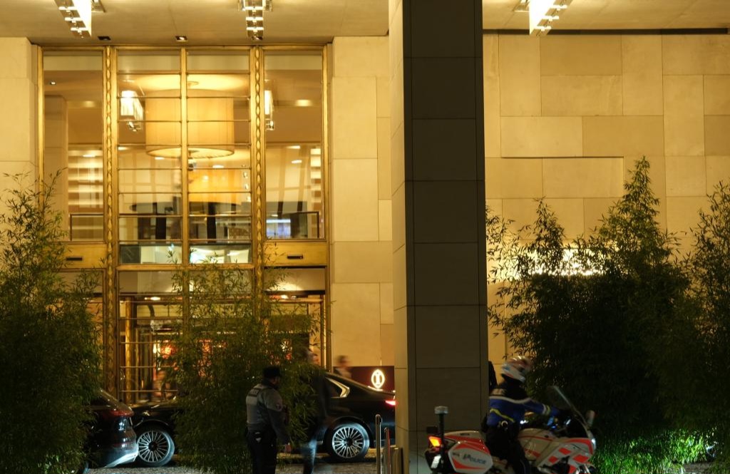 Le premier jour des pourparlers trilatéraux sur l'Ukraine s'achève, les négociations se poursuivent