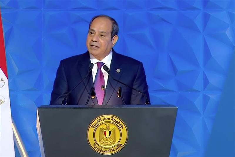 Le gouvernement égyptien poursuit ses efforts pour améliorer l’environnement du travail : Al-Sissi lors des célébrations de la fête du Travail