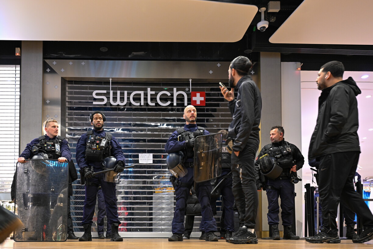 Une opération de vente de montres Swatch tourne au chaos