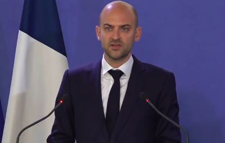 La France s'oppose aux frappes contre les infrastructures civiles iraniennes après la menace américaine