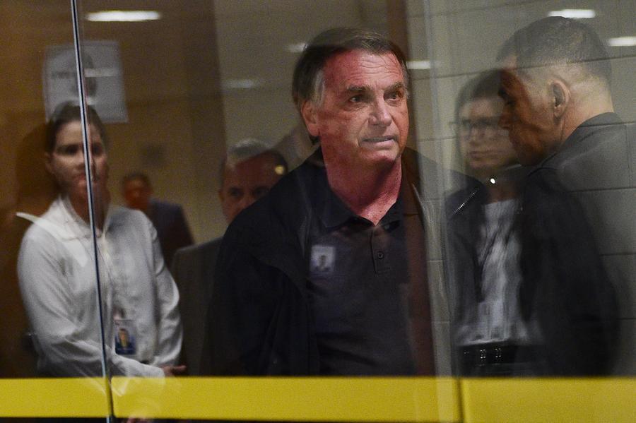 Brésil : le Congrès promulgue une loi qui pourrait réduire la peine de prison de Bolsonaro