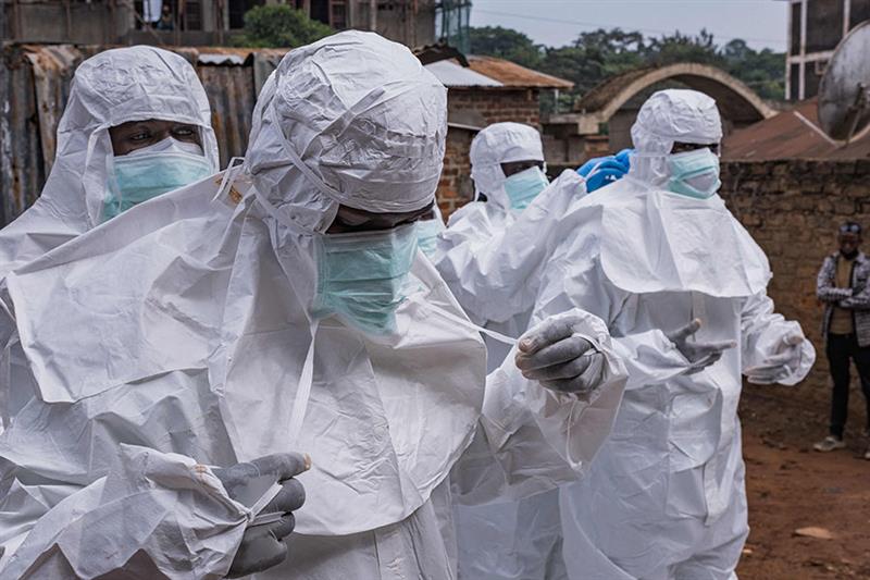 Ebola : plus de 300 morts, les autorités renforcent les mesures de contrôle