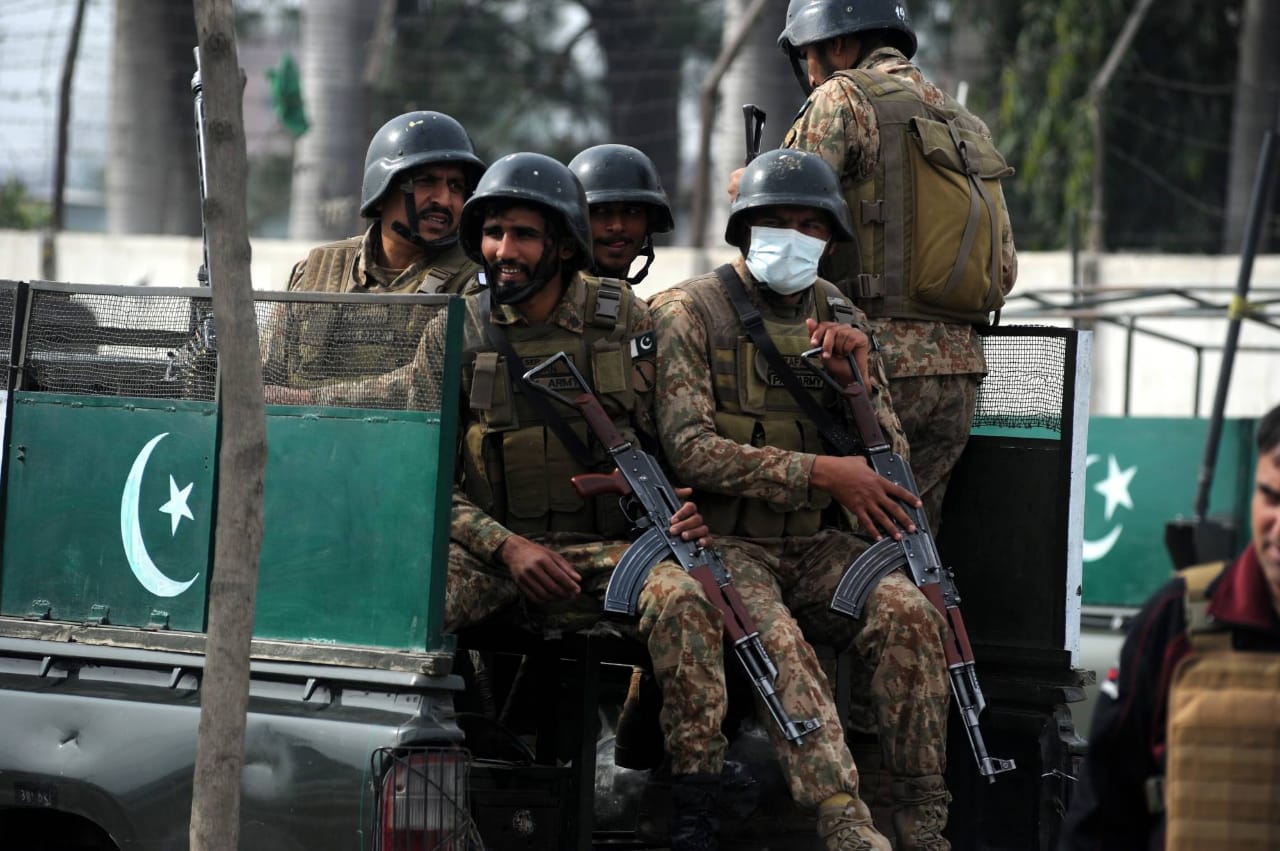 Pakistan : 5 soldats et 25 terroristes tués lors d'opérations distinctes dans le nord-ouest du pays