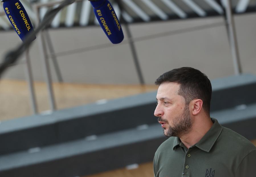 Zelensky fait escale au Canada avant ses entretiens avec Trump